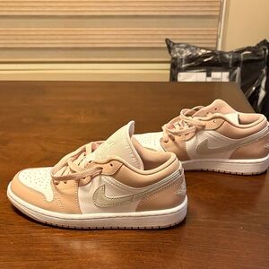 Nike Women's Beige and White Sneakers